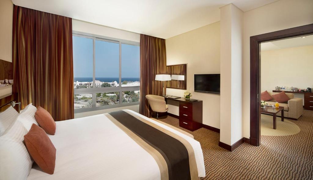 City Seasons Hotel & Suites Muscat Muscat 02