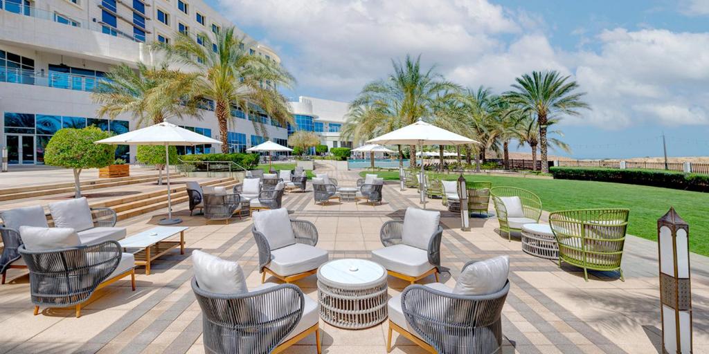 Crowne Plaza Muscat OCEC by IHG Muscat 02