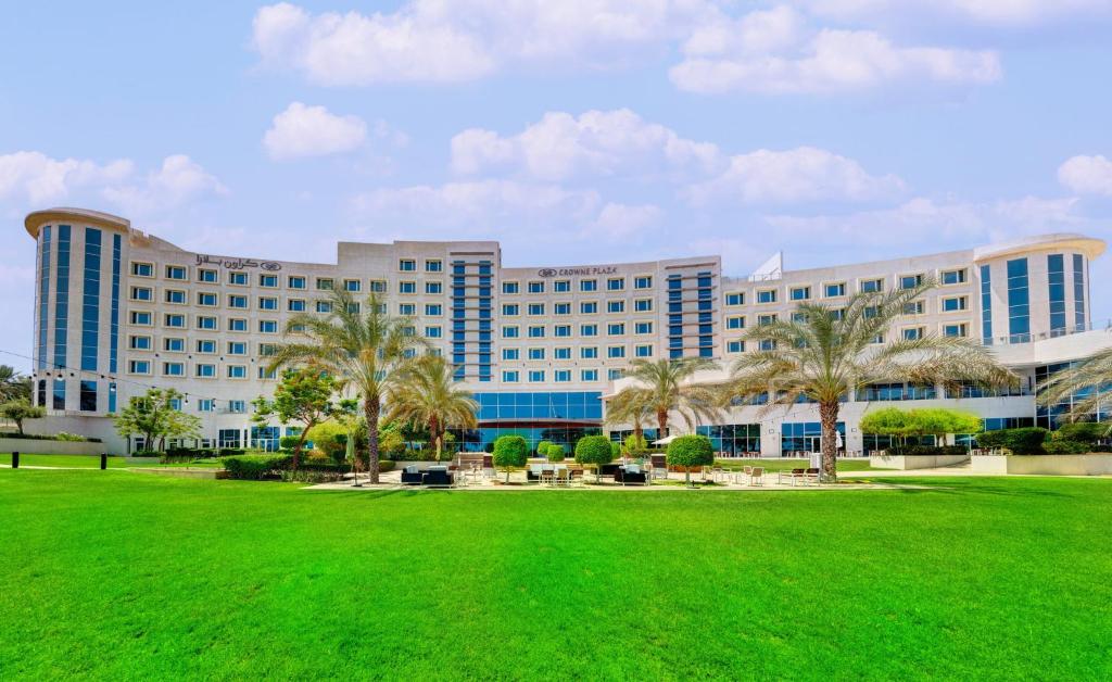 Crowne Plaza Muscat OCEC by IHG Muscat 03