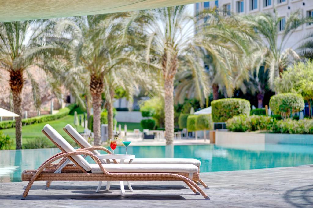 Crowne Plaza Muscat OCEC by IHG Muscat 04