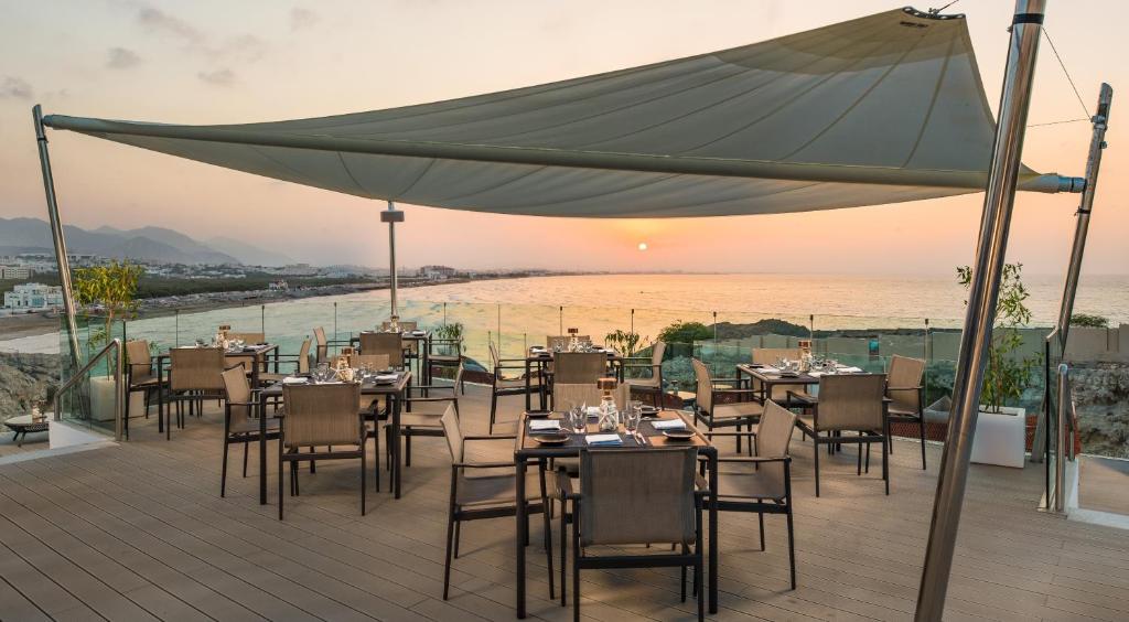 Crowne Plaza Muscat by IHG Muscat 04