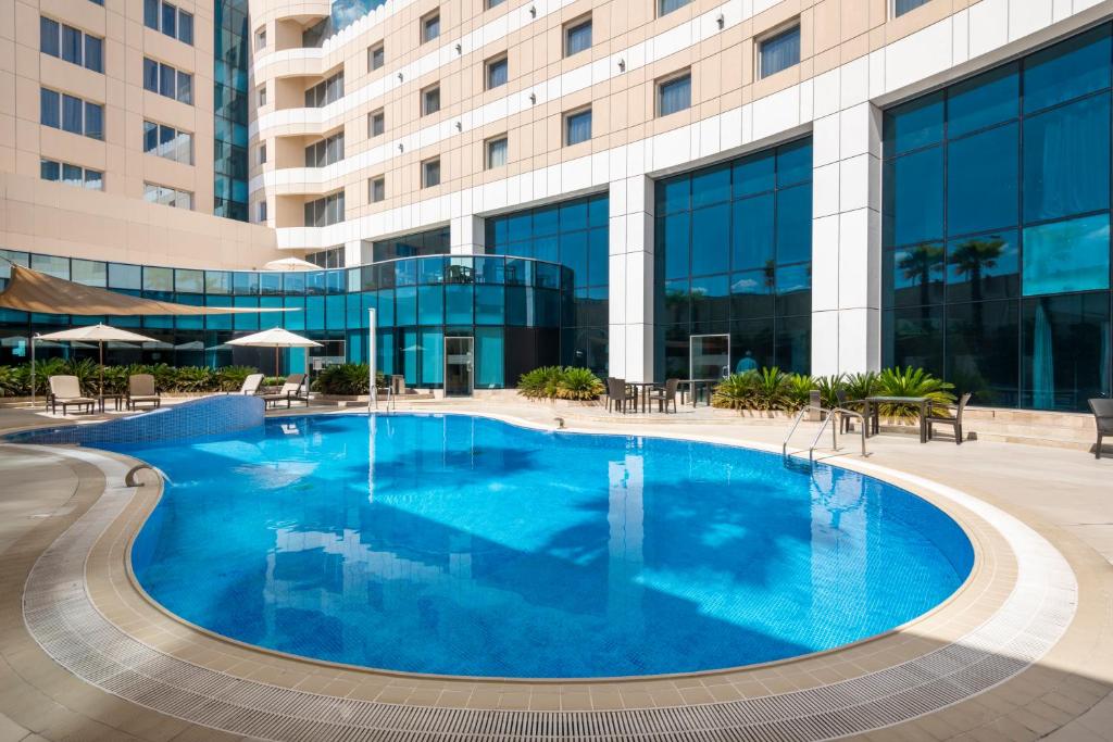 Holiday Inn Muscat AlSeeb by IHG Muscat 02